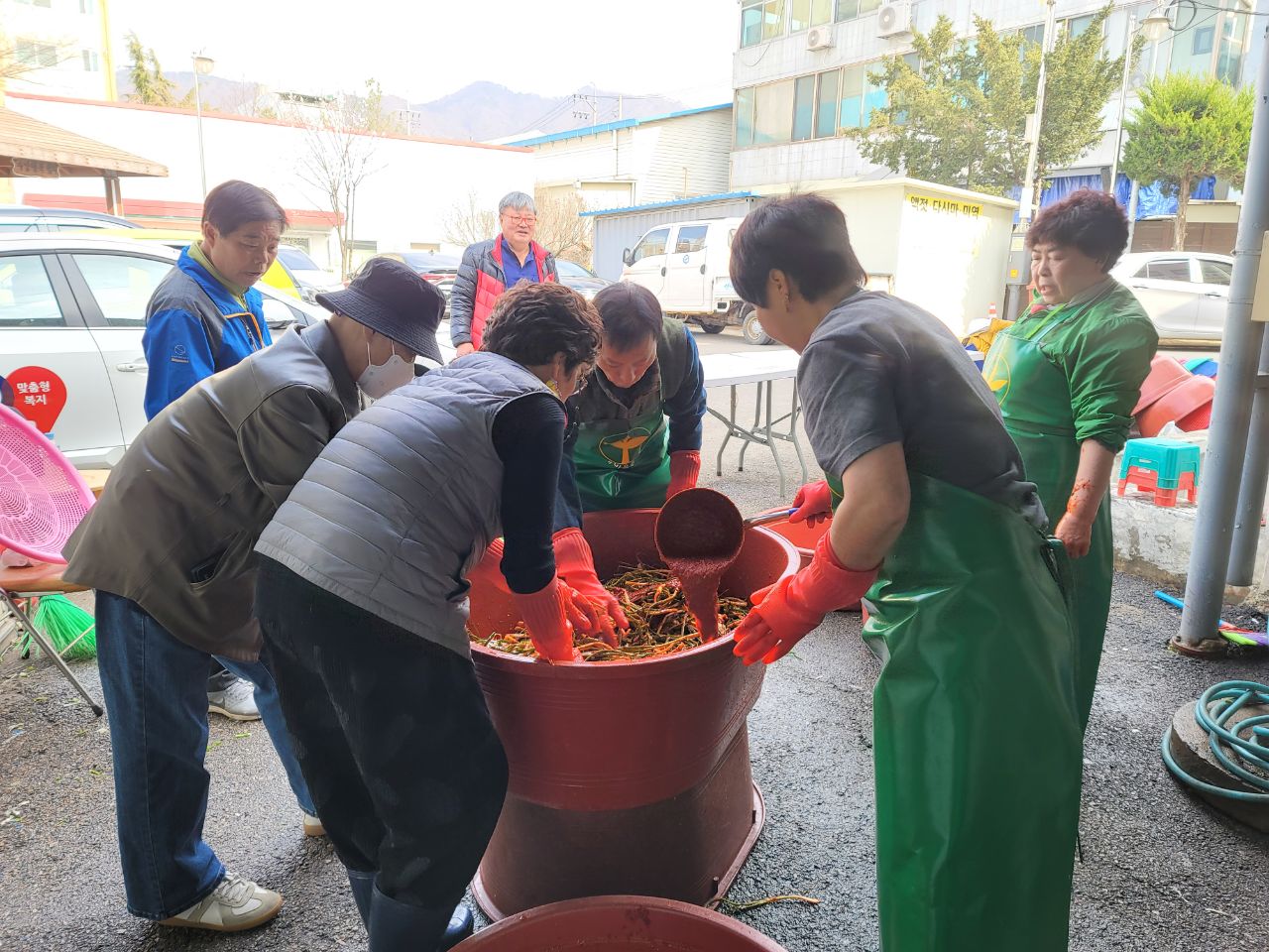 안산시 안산동 새마을회, 사랑의 파김치 나눔 봉사