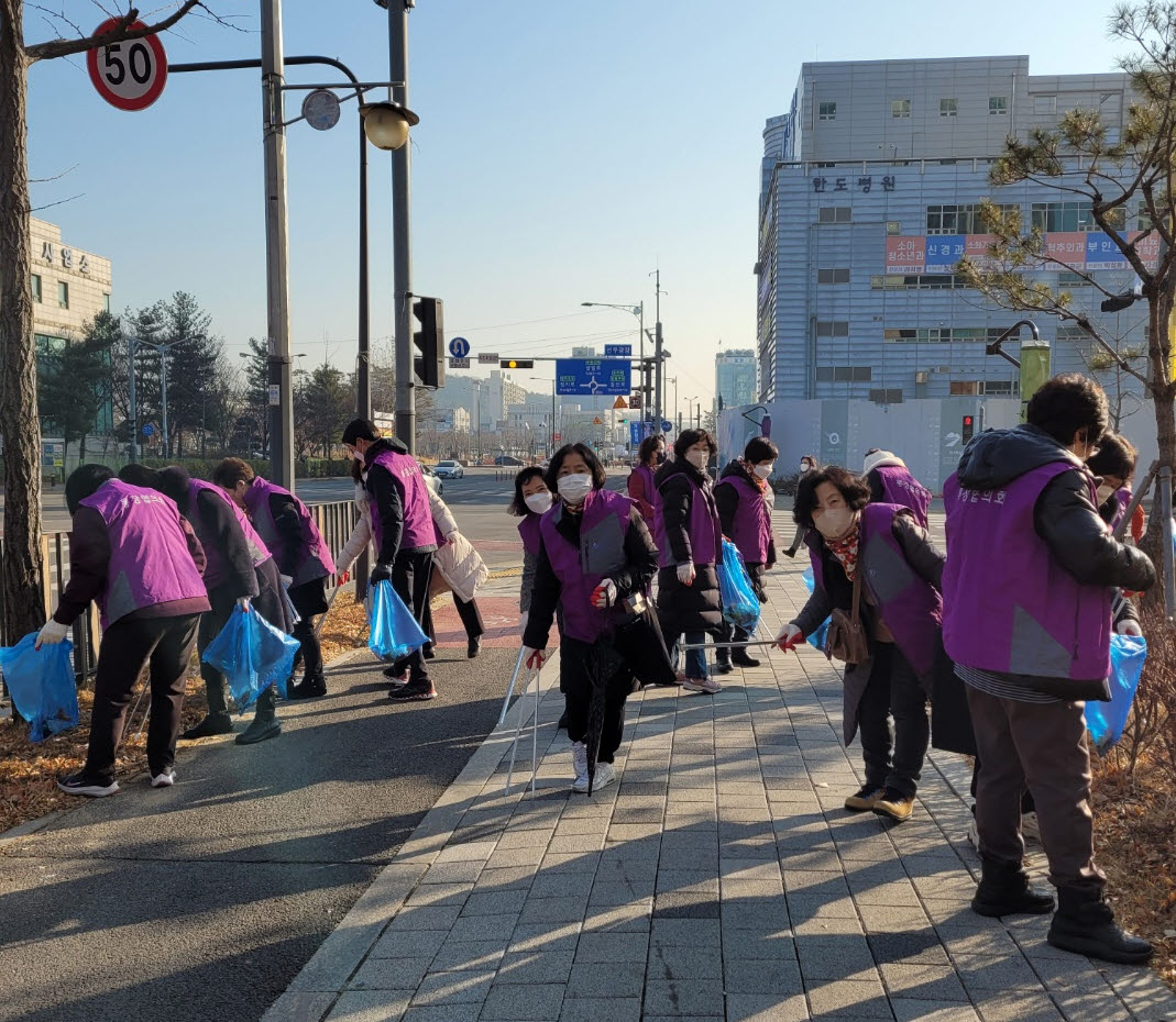 안산시 선부1동 통장협의회, 새해맞이 대청소 실시