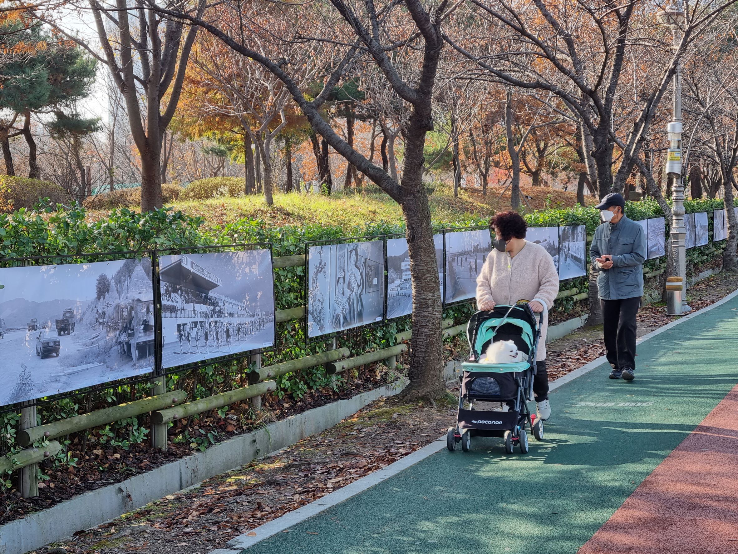 안산시, 찾아가는 사진 전시회 개최…안산 역사와 발전상 담은 사진 50점 순회 전시