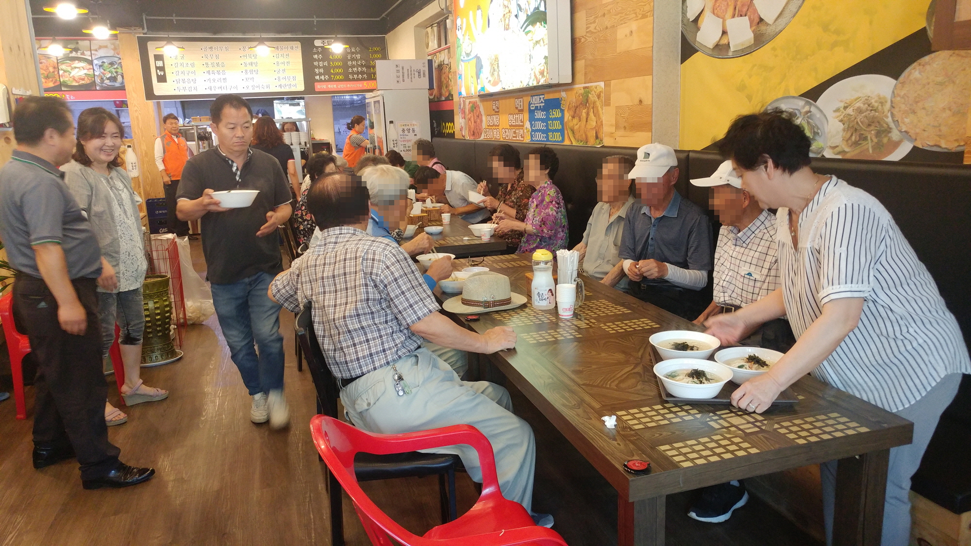 본오2동, 어르신 위한 무료 국수 봉사