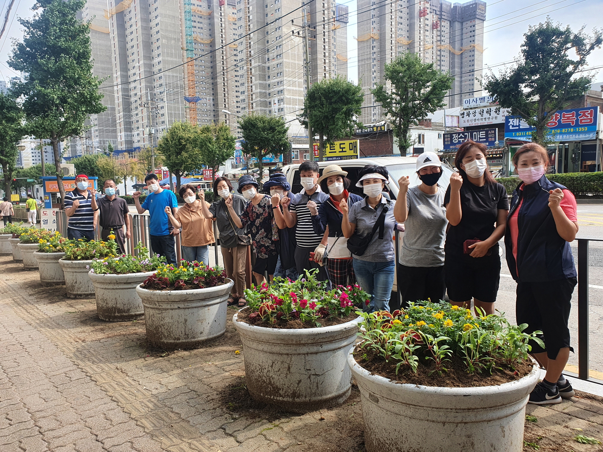 안산시 백운동, 가을맞이 거리화단 초화류 식재