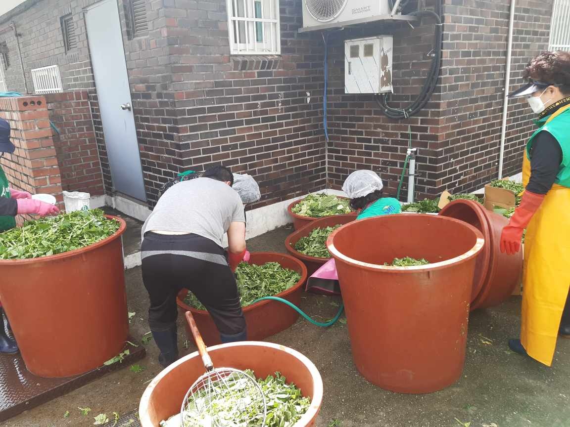 안산시 고잔동 새마을협의회, 명물 열무김치 후원