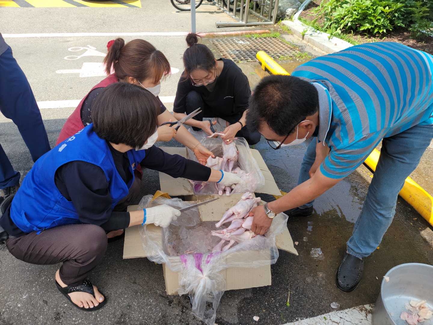 ‘코로나19야 물러가라’한끼 나눔봉사는 계속된다