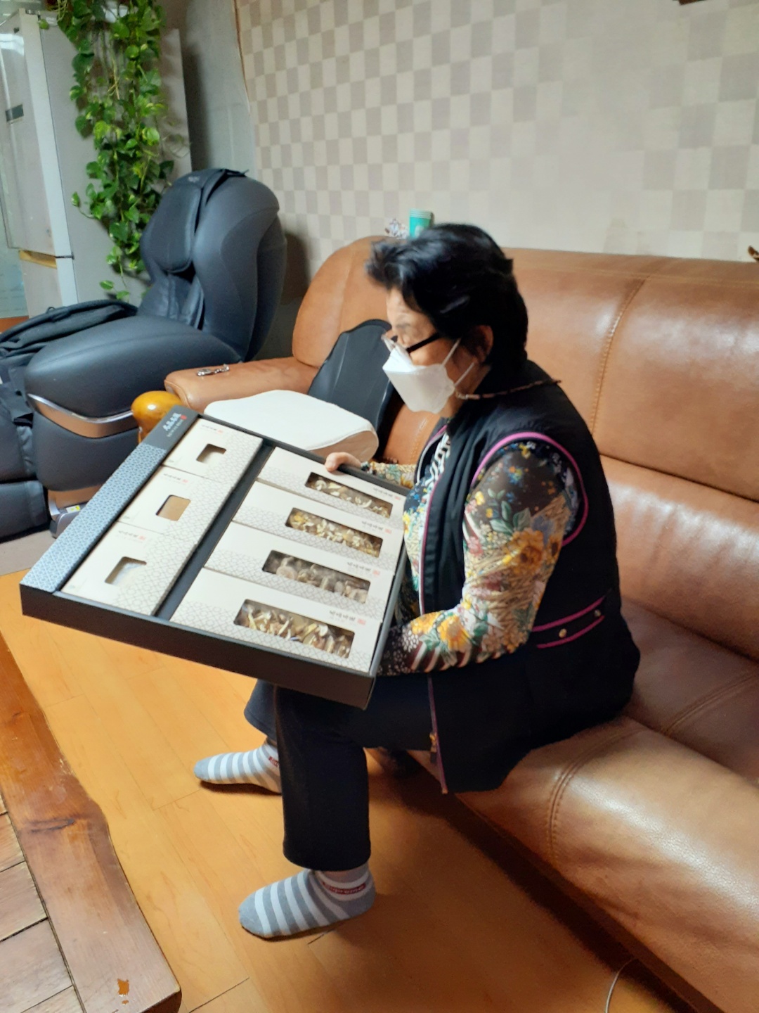 안산시 단원보건소 방문간호사, 소외된 이웃에 설 선물 전달