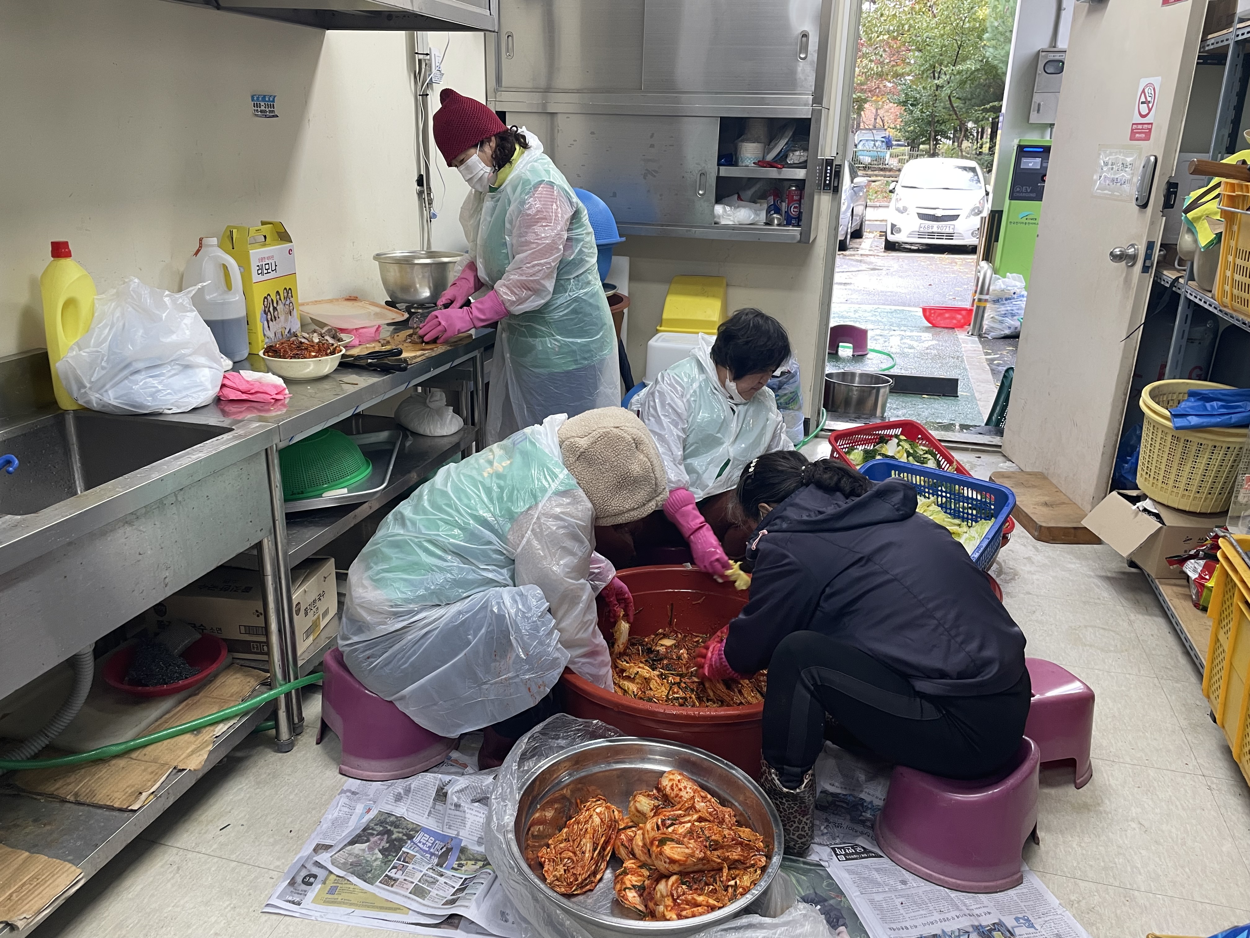 안산시 해양동 새마을부녀회, 동청사 옥상텃밭 채소로 김장 나눔