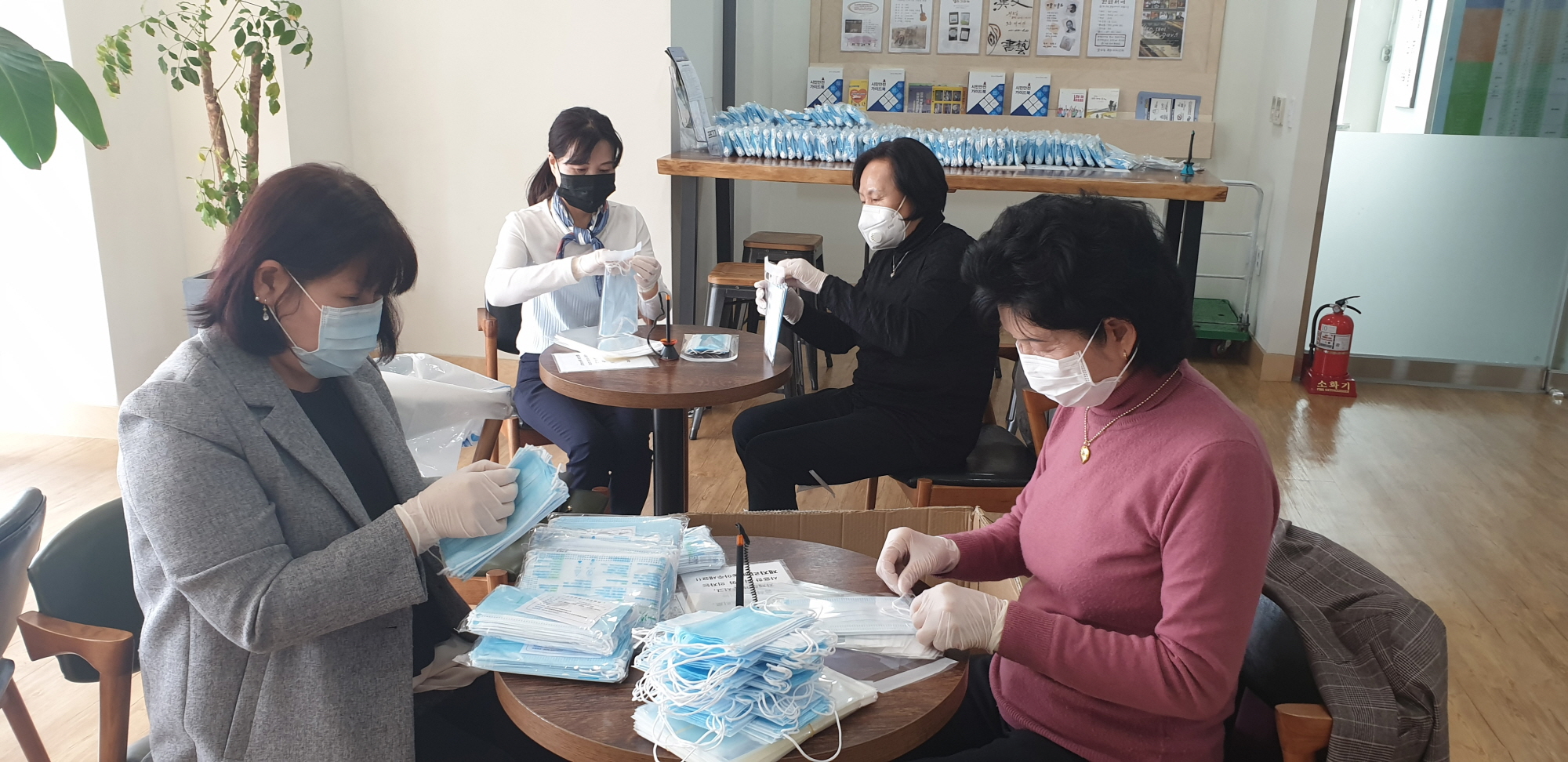 호수동, 어르신을 위한 마스크 배부