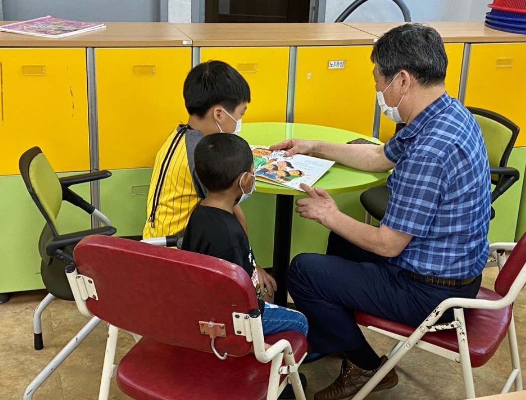 안산시 원곡동 지역사회보장협의체, 다문화가정 아동 책 읽어주기 사업 추진