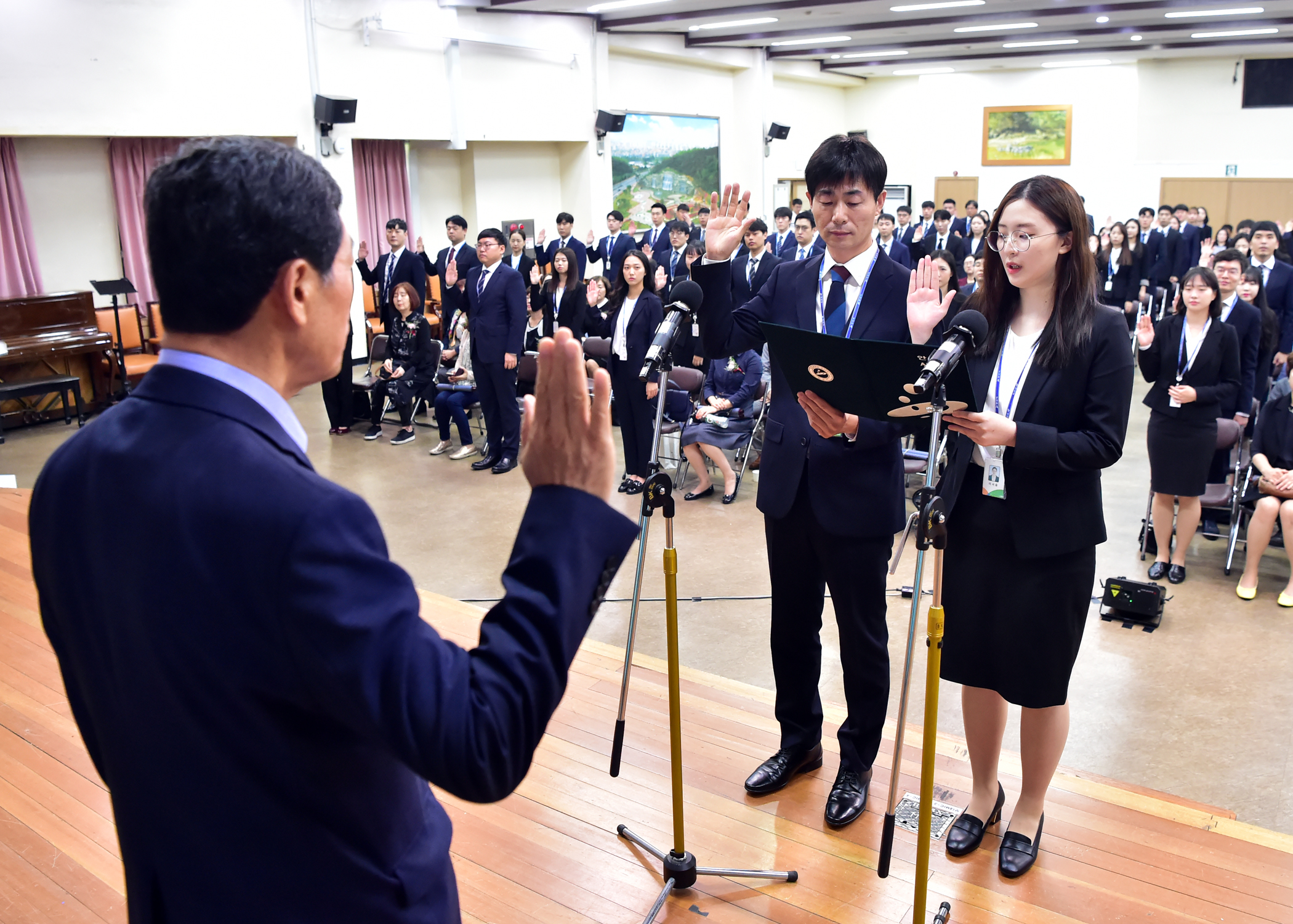 안산시, 새내기 공무원 114명 임용장 수여식 개최