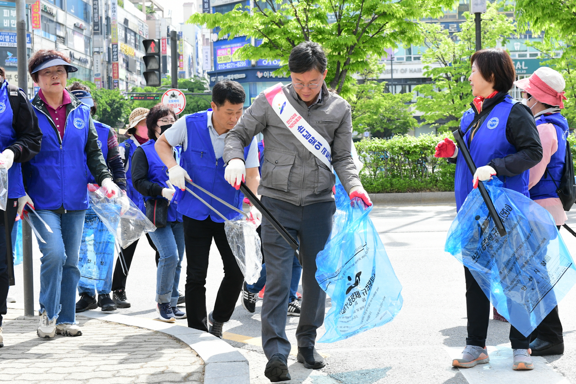 안산시, 제19회 안산국제거리극축제 손님맞이 국토대청결 실시