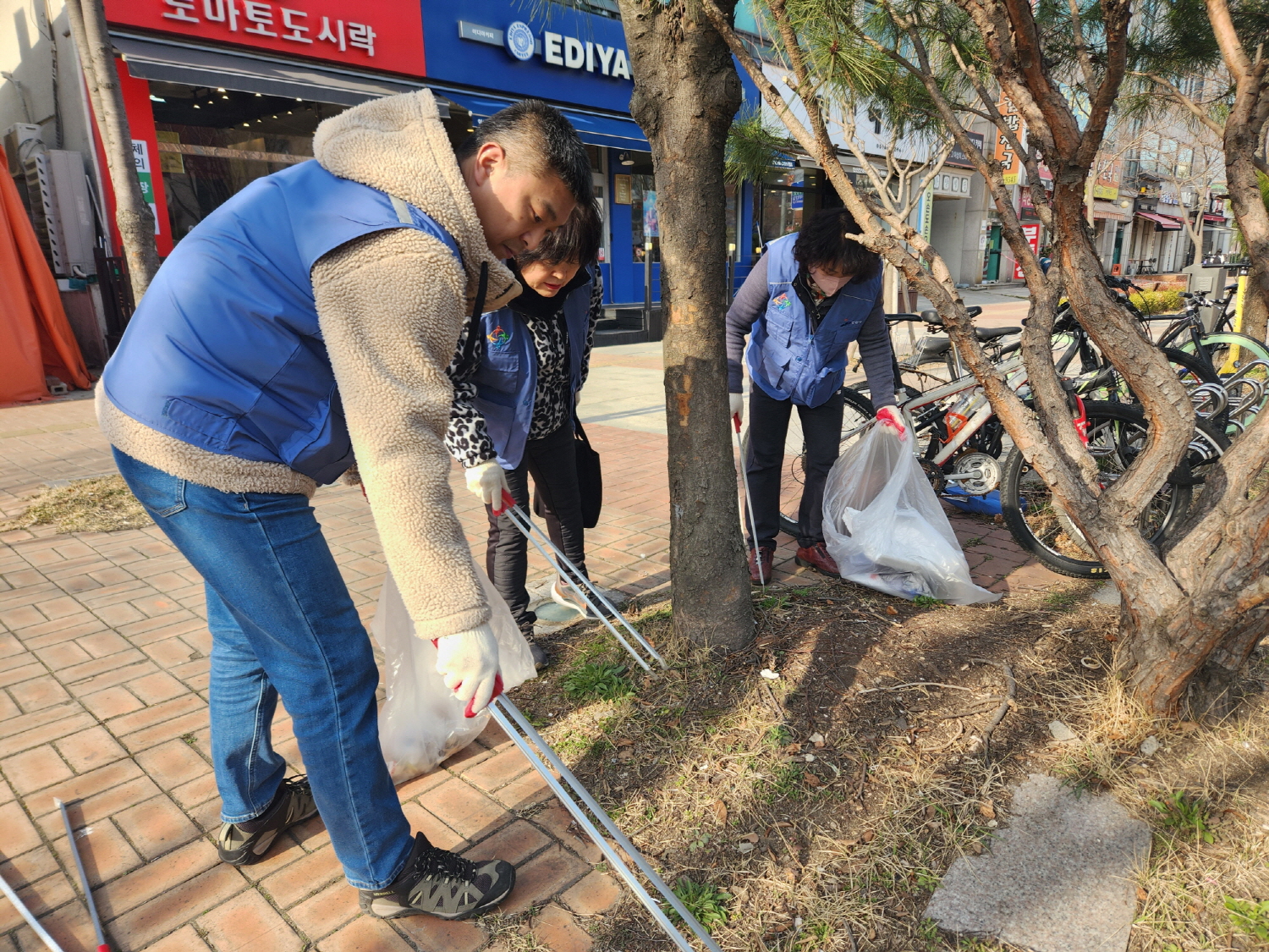 안산시 해양동 지사협, 봄맞이 환경정화활동 추진