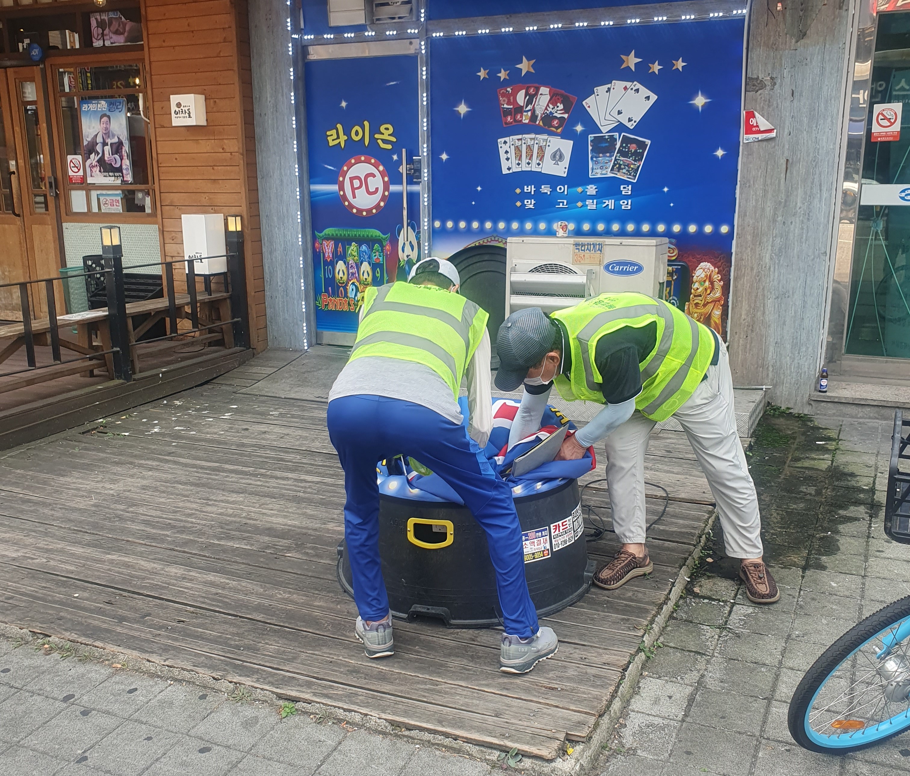안산시 상록구, 새 학기 학교 주변 불법 광고물 합동단속 실시