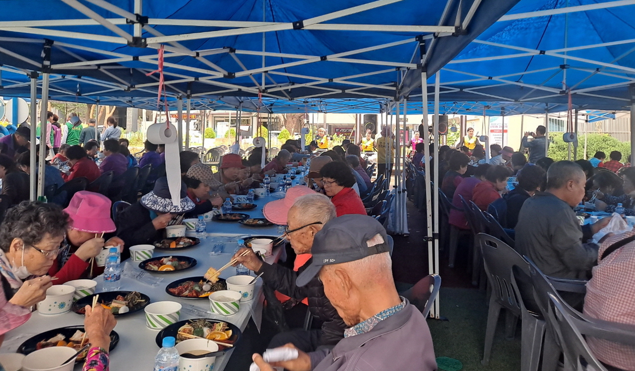 안산시 선부2동, 노인의 날 기념 경로잔치 개최