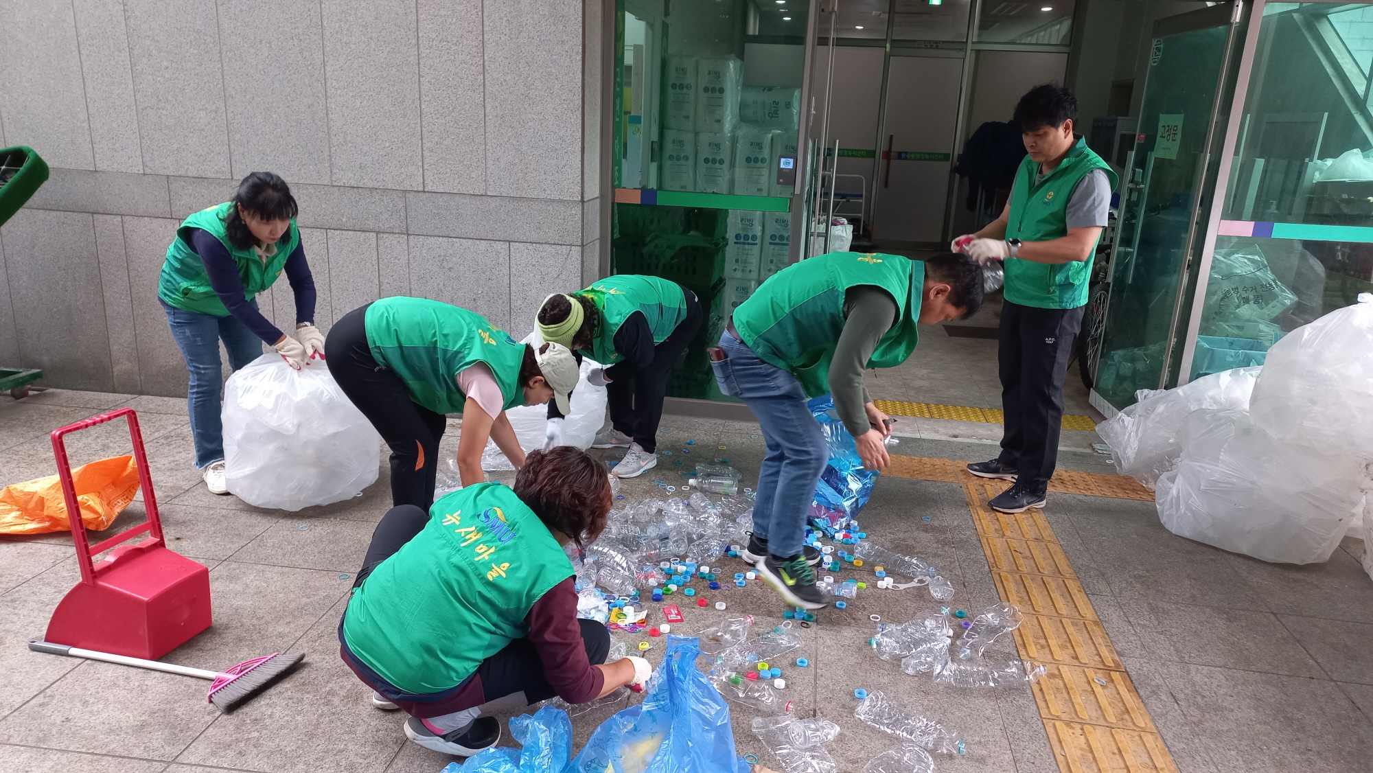 안산시 원곡동 새마을회, 재활용 자원 수집으로 탄소중립 활동 동참