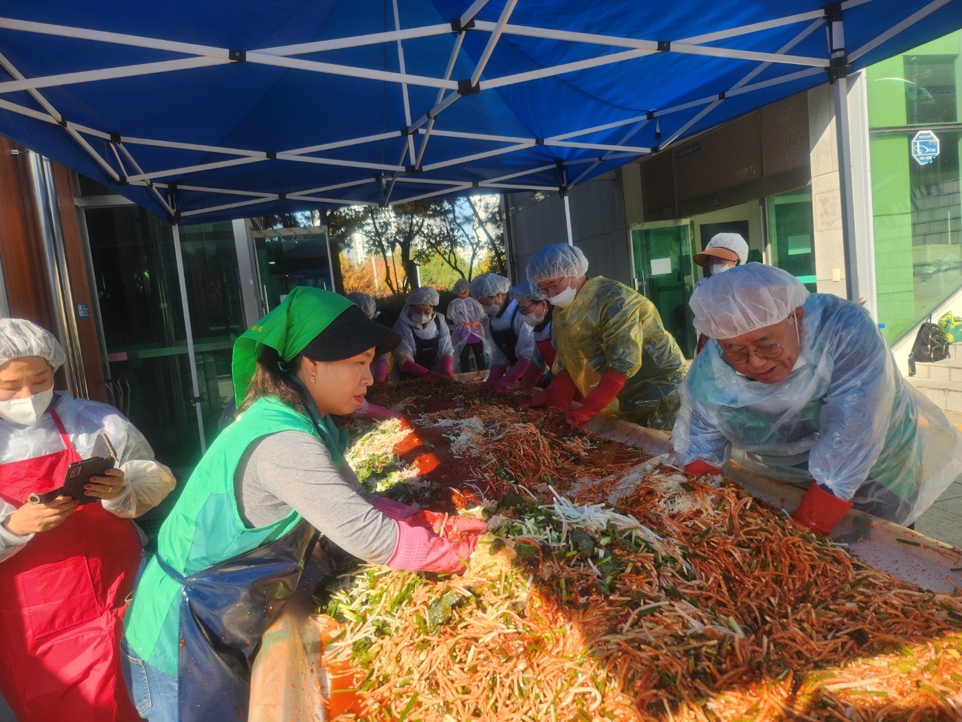 안산시 원곡동 새마을회, 관내 취약계층을 위한 김장 나눔