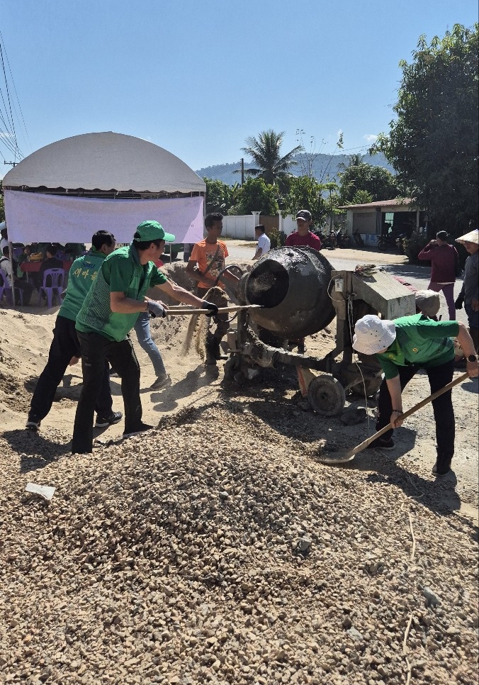 안산시 새마을회, 라오스서 지구촌공동체 봉사활동 펼쳐