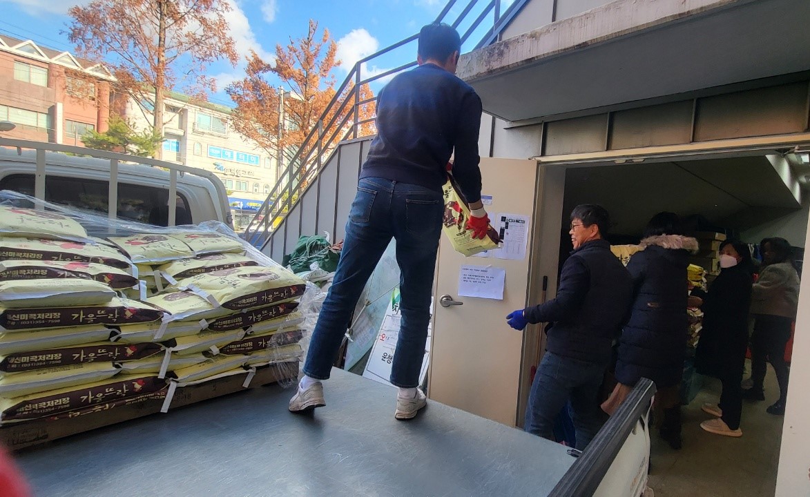 화림선원, 안산시 일동에 쌀 100포 기탁으로 이웃돕기 실천