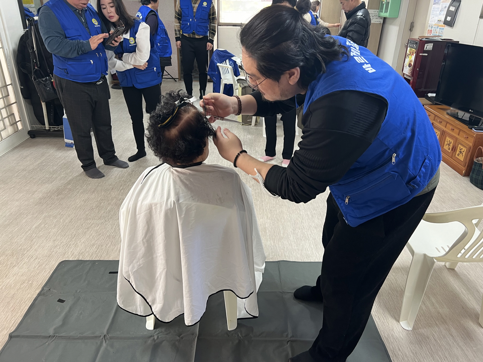 안산시 성포동 바르게살기위원회, 경로당 이미용 봉사활동