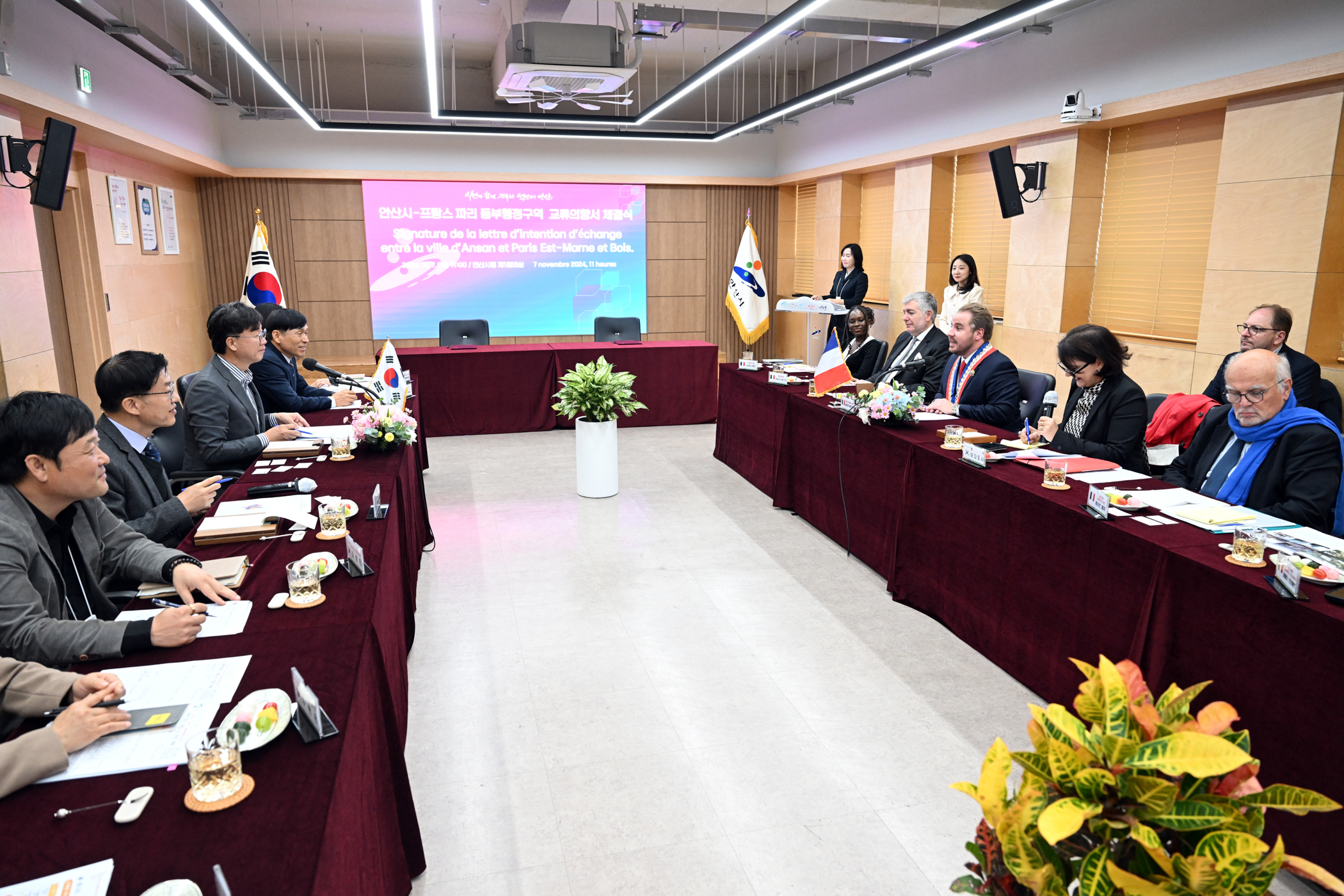 안산시청 소속 공무원 통‧번역 서포터즈,‘톡톡이음’닻 올려