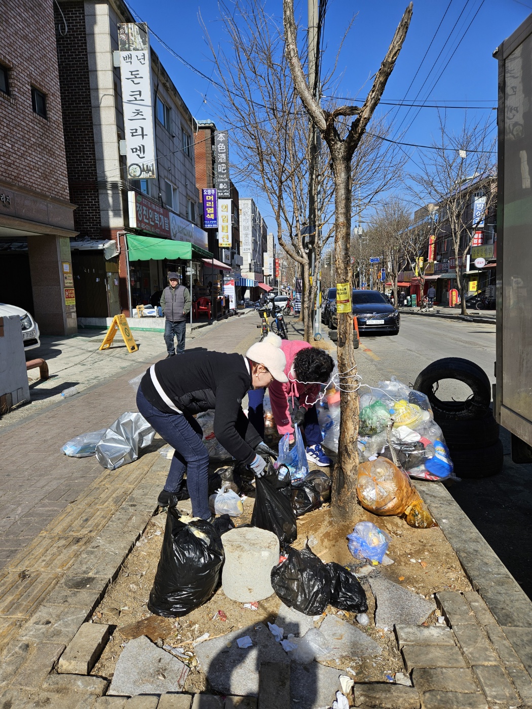 안산시 단원구 원곡동 통장 삼인방의 특별한 한 달