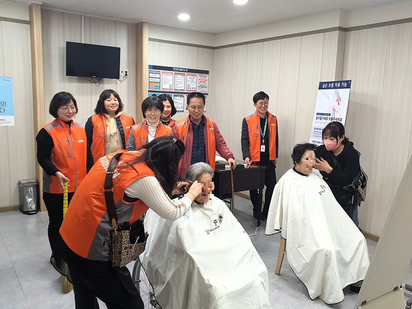 안산시 고잔동 지사협, 맞춤형 복지서비스‘찾아가는 이미용 봉사’진행