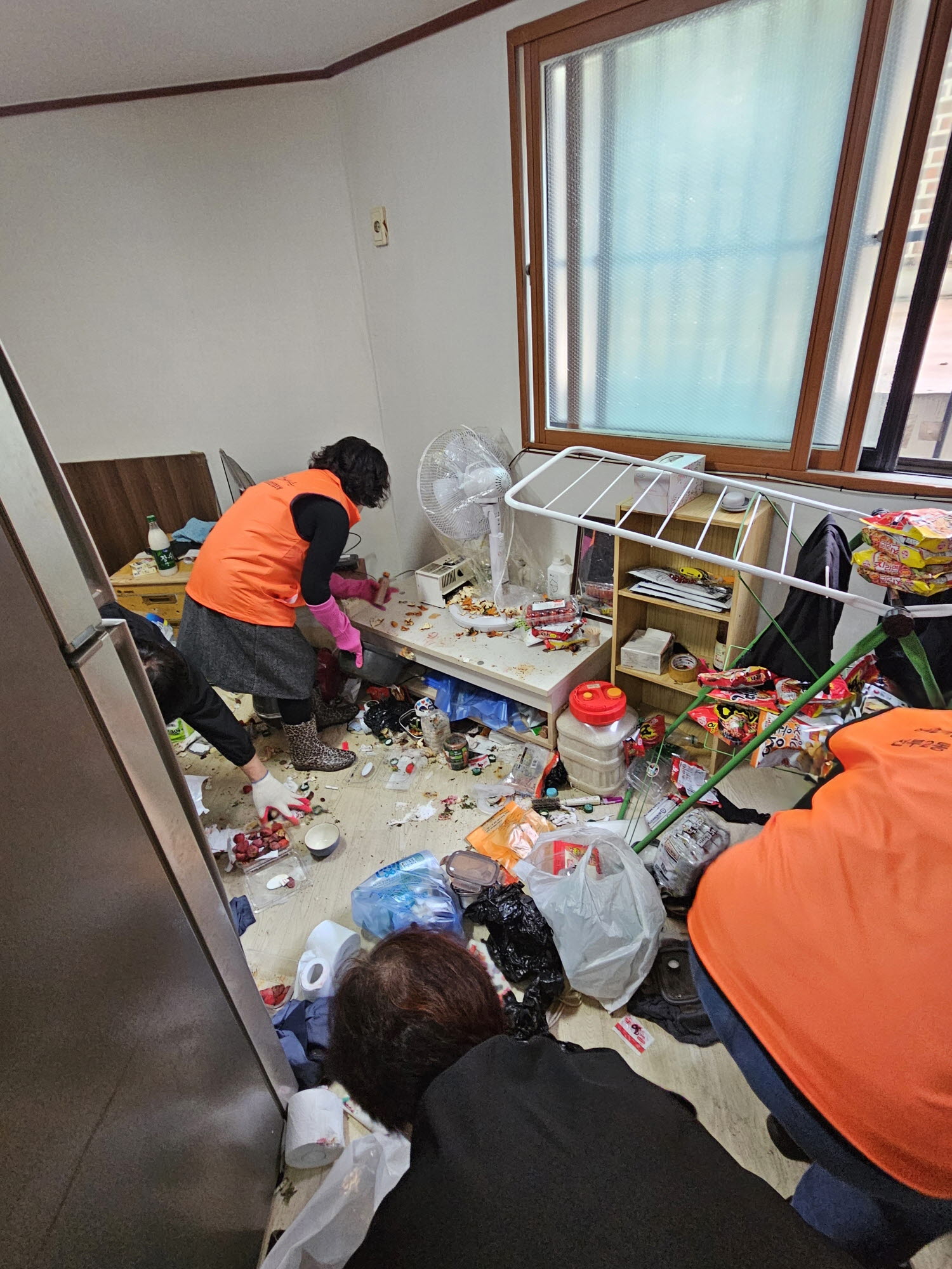 안산시 선부2동 지사협, 주거환경개선 청소 봉사