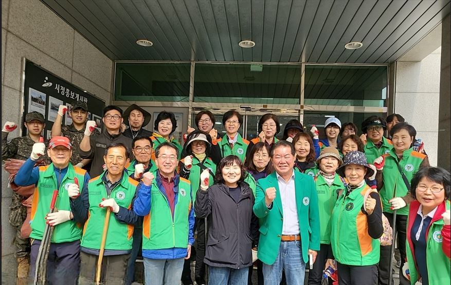 안산시 이동 자율방재단, 봄맞이 이동 구룡공원 둘레길 살펴