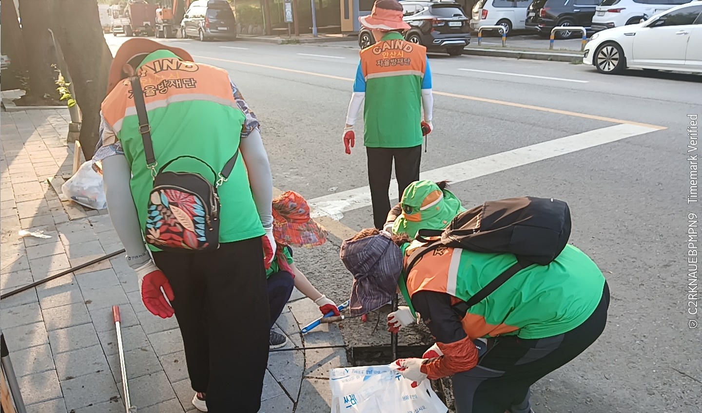 안산시 선부3동 자율방재단, 장마철 대비 빗물받이 정비 실시
