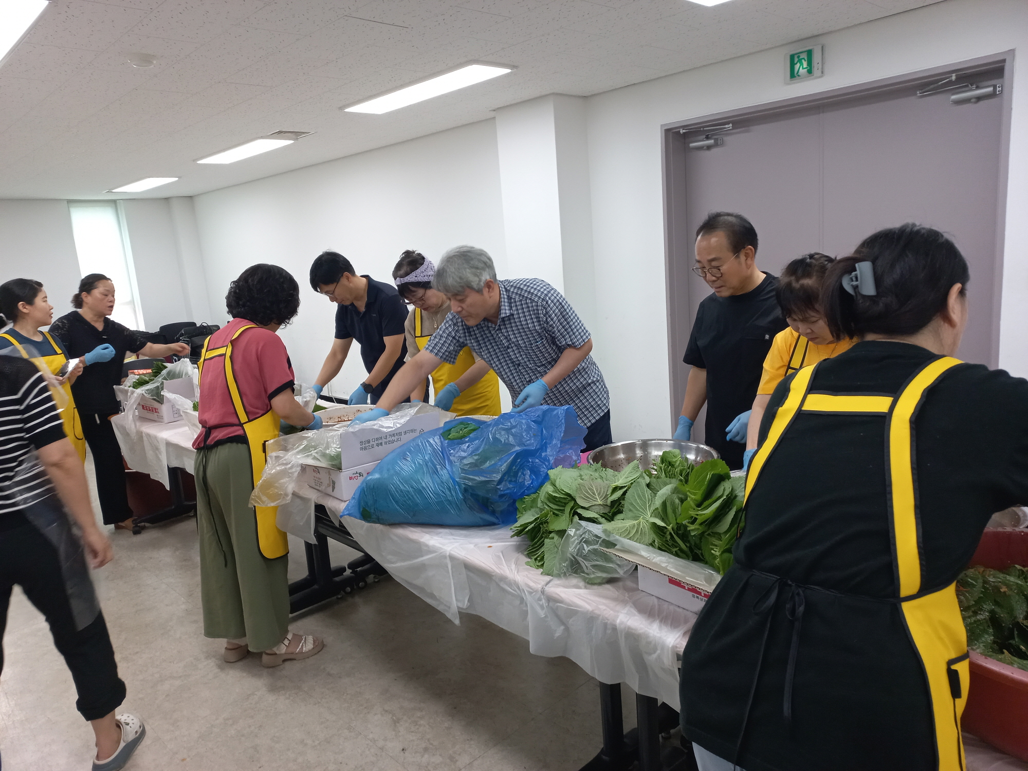 안산시 초지동 주민자치회, 사랑의 깻잎김치 나눔