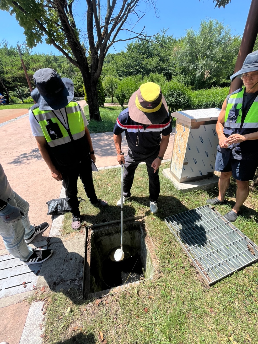 안산시, 과학적 방제로 여름철 모기 걱정 덜어준다