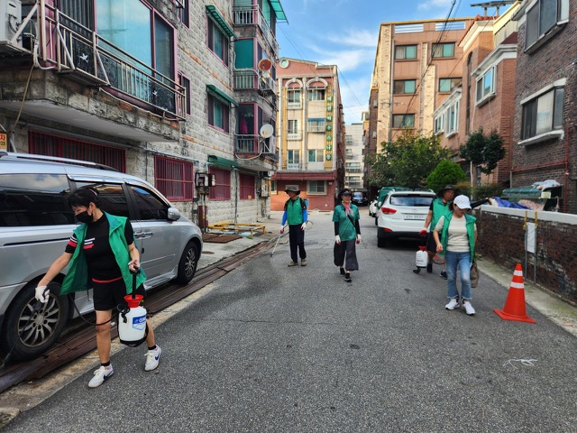 안산시 부곡동 새마을회, 가을철 방역활동 전개