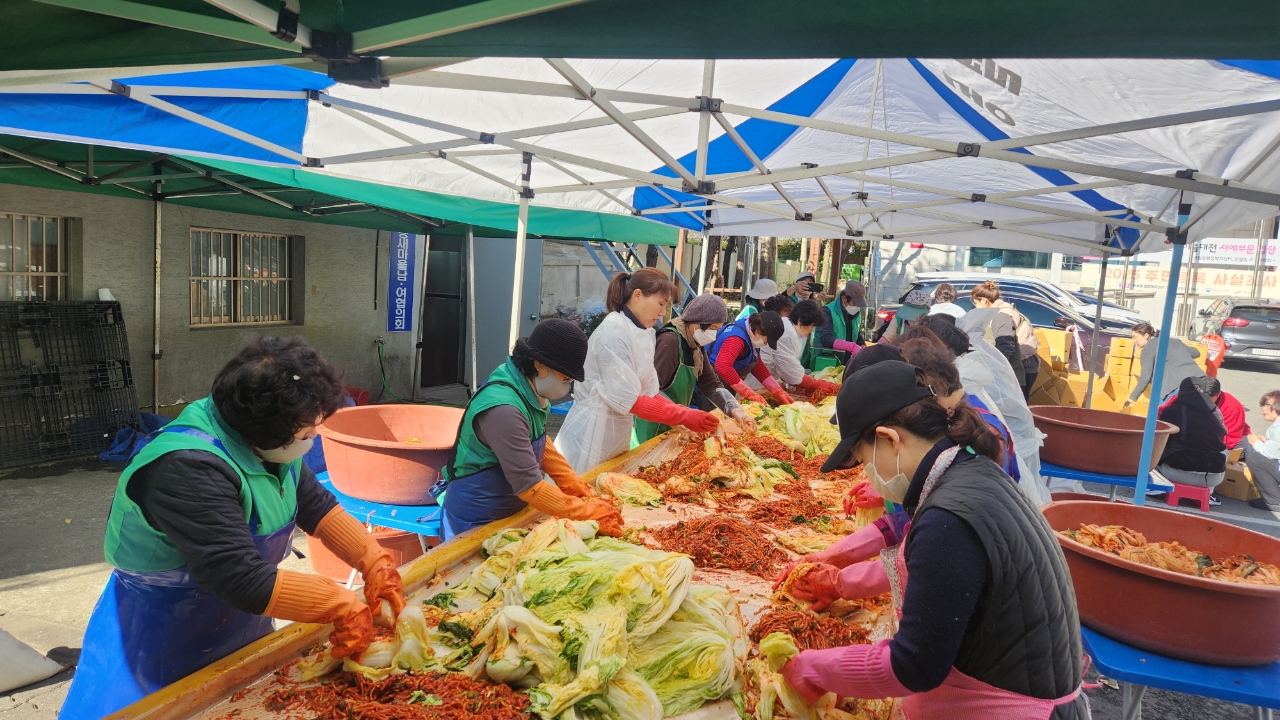 안산시 반월동 새마을협의회, 사랑의 김장나눔 행사 개최