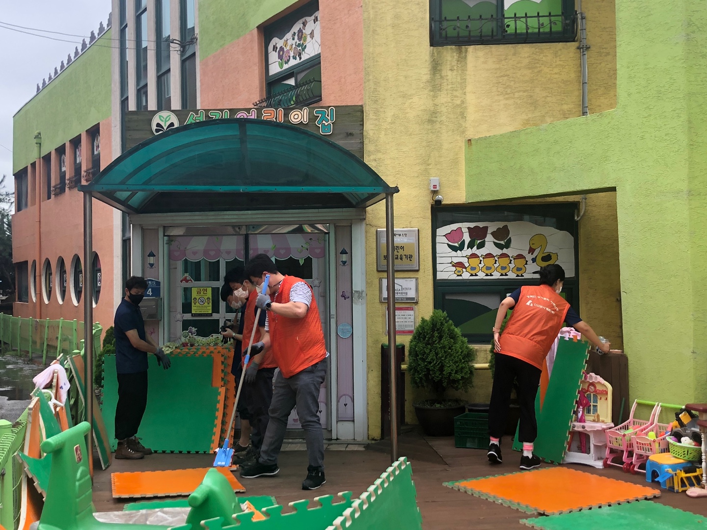 안산시, 수해복구위해 자원봉사자 구슬땀…복구에 총력