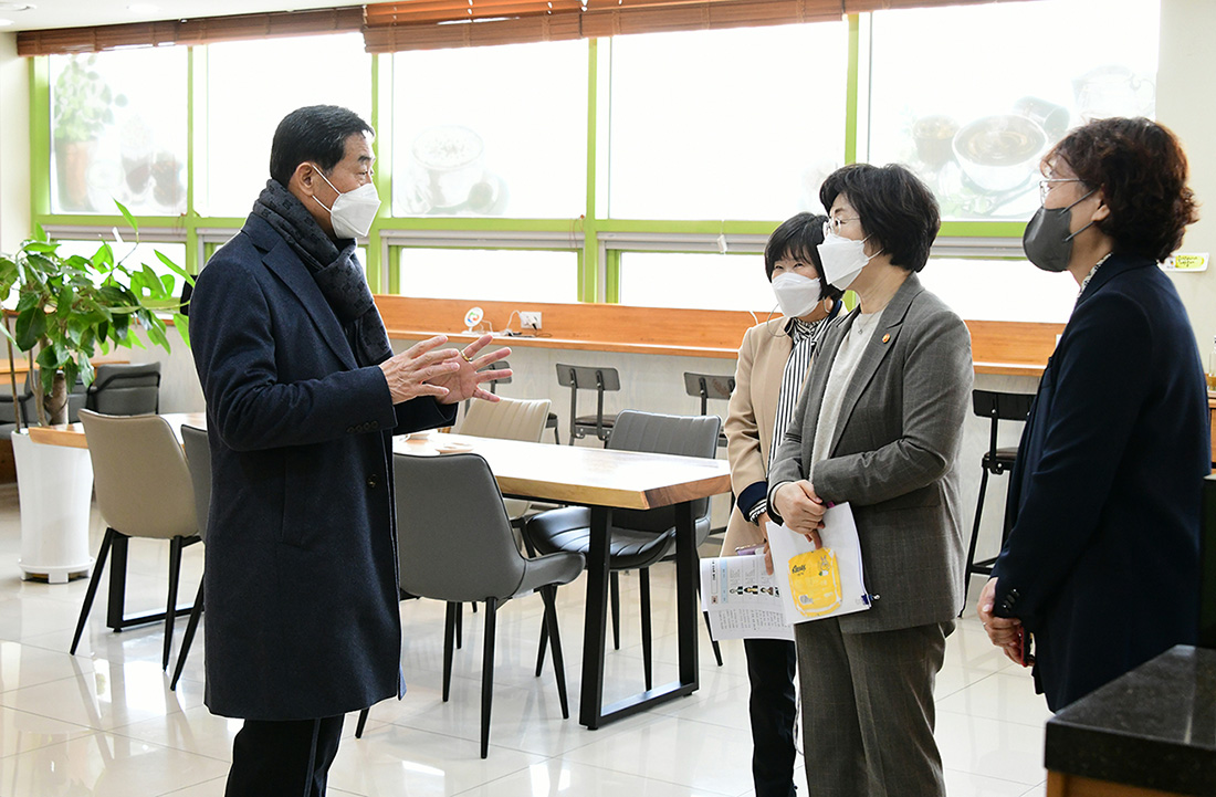 정영애 여성가족부 장관, 안산시다문화가족지원센터 찾아