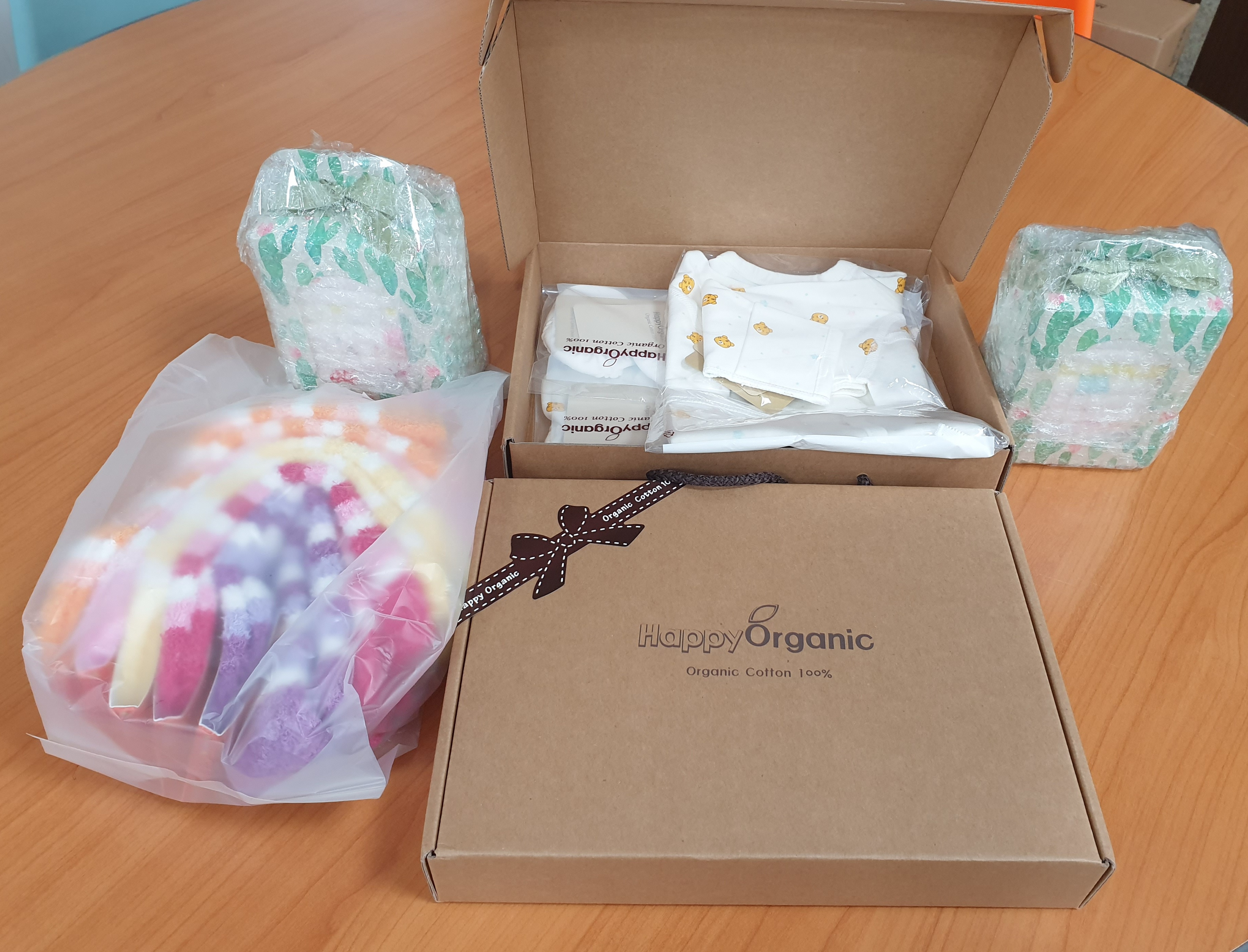 안산시 이동 지역사회보장협의체, 다문화 가정에 출산용품 전달