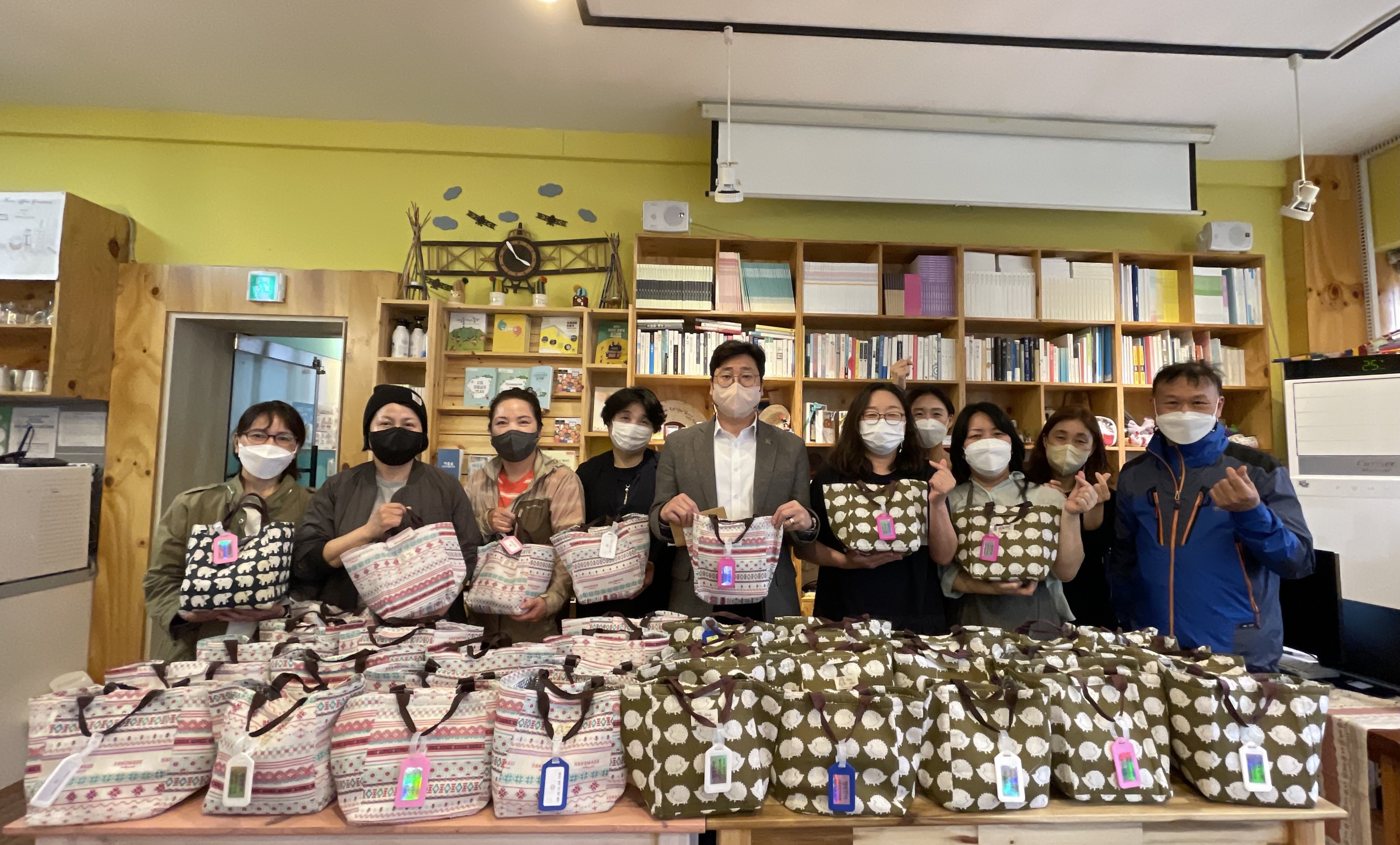 안산시 사동 주민자치회, 관내 취약계층에 행복한끼 전달