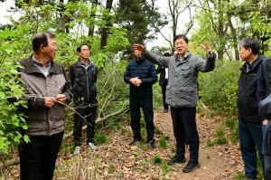 이민근 안산시장, 시민과 함께 가치토크…시민과 함께 대부해솔길  현장 점검