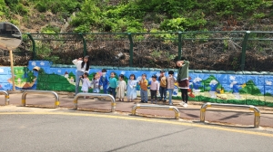 안산시 와동 한울타리봉사단, 벽화그리기로 아름다운 마을 조성