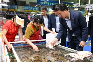 이민근 안산시장, 농수산물도매시장 현장 간부회의…“먹거리 안전망 구축”