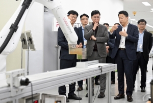 이민근 안산시장,‘이동시장실 운영’로보스타 방문해 애로사항 청취