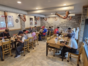 백년家 식당, 안산시 부곡동 관내 어르신 짜장면 대접