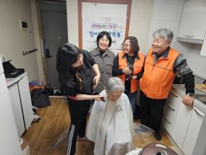 안산시 선부2동 지사협,‘찾아가는 가위손’이·미용봉사