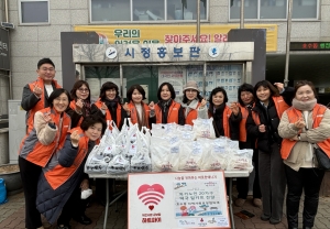 안산시 호수동 지사협, 독거노인 가구에 따뜻한 떡국 한그릇 전달