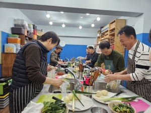 안산시 사동 주민자치회, 남성요리교실‘한끼뚝딱’운영