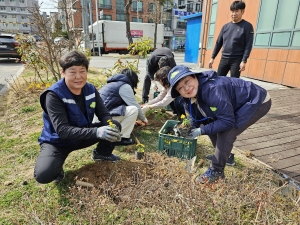 안산시 본오1동 행복마을관리소, 봄바람에 산들산들 봄꽃 식재