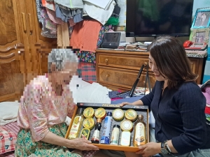 안산시 방문간호사, 명절 맞아 건강 취약계층에 후원물품 전달