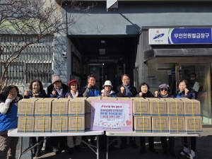 한국자유총연맹, 안산시 선부3동 어르신들에게 콩나물 50박스 후원