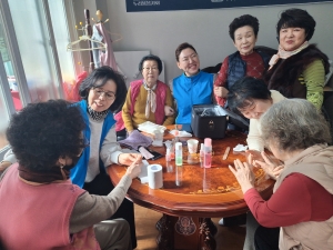 누리봄봉사단, 안산시 이동 매화경로당 어르신에 행복나눔 봉사