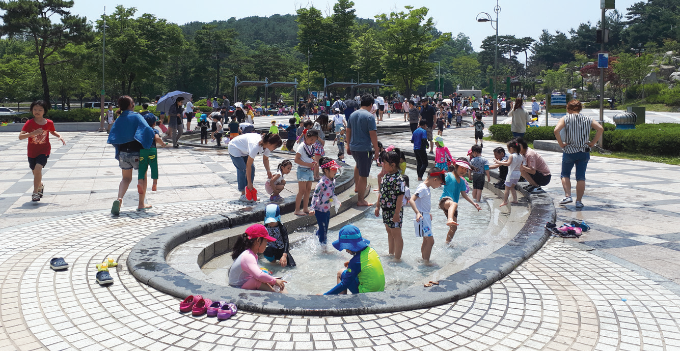 안산시 공원 내 수경시설 안내