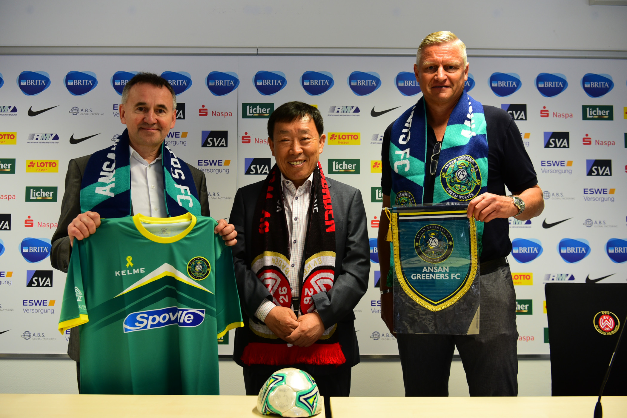 제종길 안산시장, 독일 ‘비스바덴’ 축구 전용구장 방문