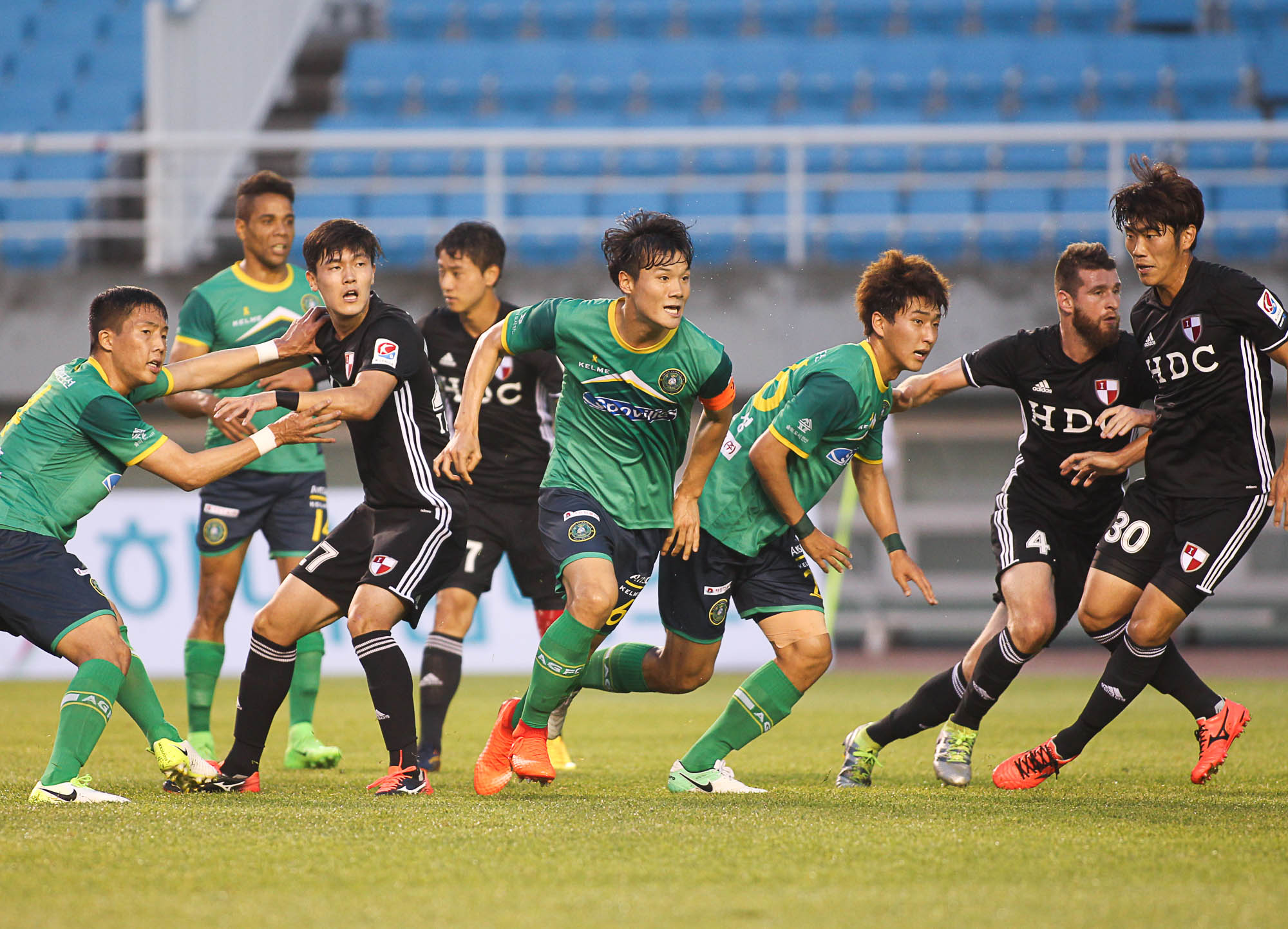열심히 뛴 안산, 부산에 3대0 석패